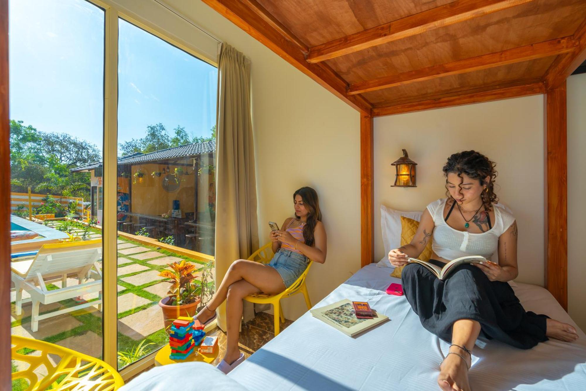 The Social Stays Goa, Morjim Formerly Artbuzz 외부 사진